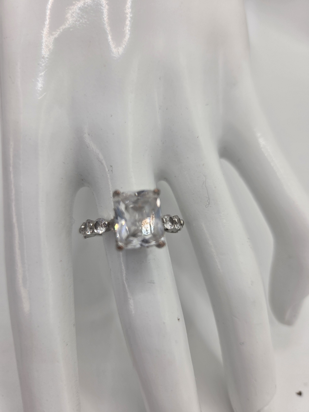 Diamondrensu Radiant Cut 3 Ct Moissanite Ring Size 6